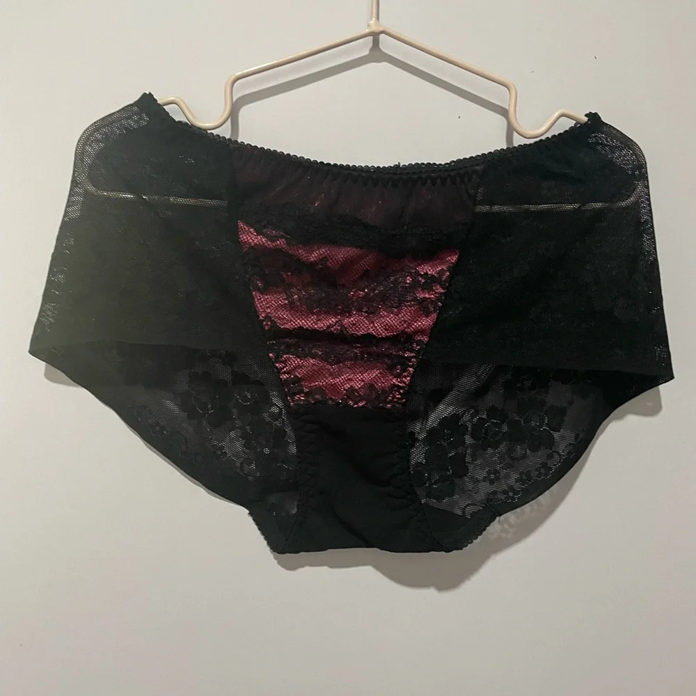 New Bra and panty set. Bra size 34B ( euro 75B) panty size Small(90). - Picture 9 of 9